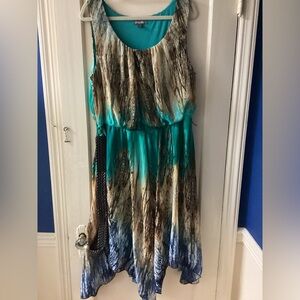 Women’s Roz & Ali multi-color handkerchief dress- Size 16 W-lined. Belt